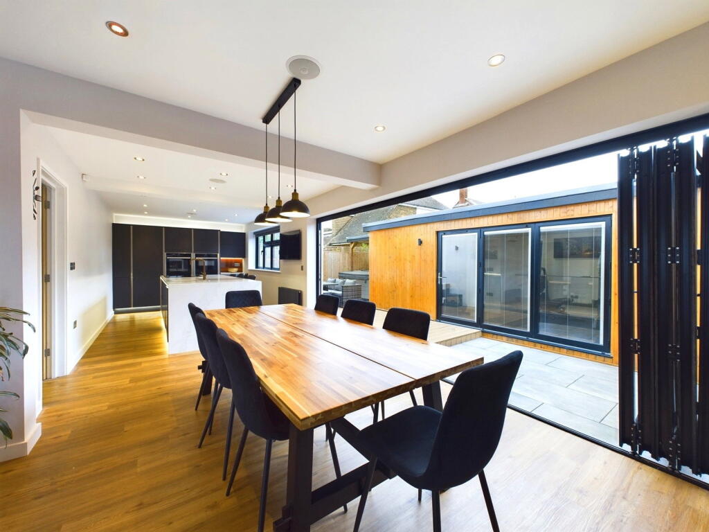 House in Worthing, West Sussex - More