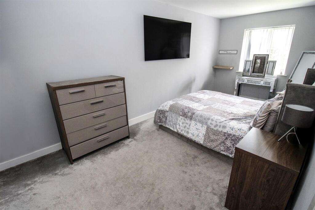 Apartment in Rochford, Hullbridge - View 5