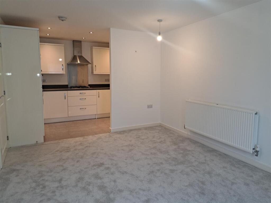 Apartment in Bristol - View 5