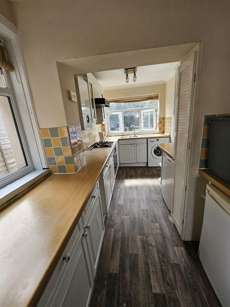 Additional image 6 of Student Five Double Bedrooms, Redhill (P05494)