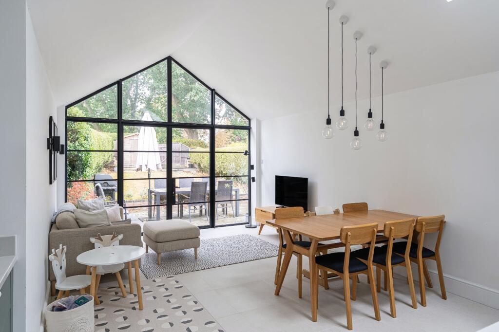 House in Guildford - View 5