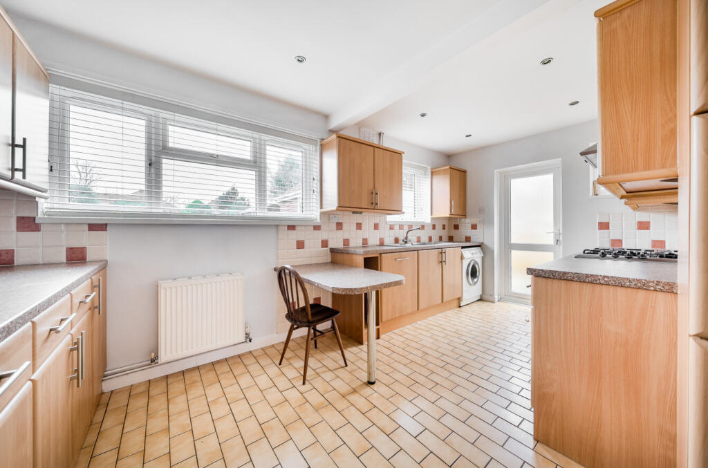 Rownhams Lane, North Baddesley, Southampton, Hampshire, SO52 photo 3