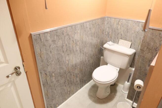 SHOWER ROOM: