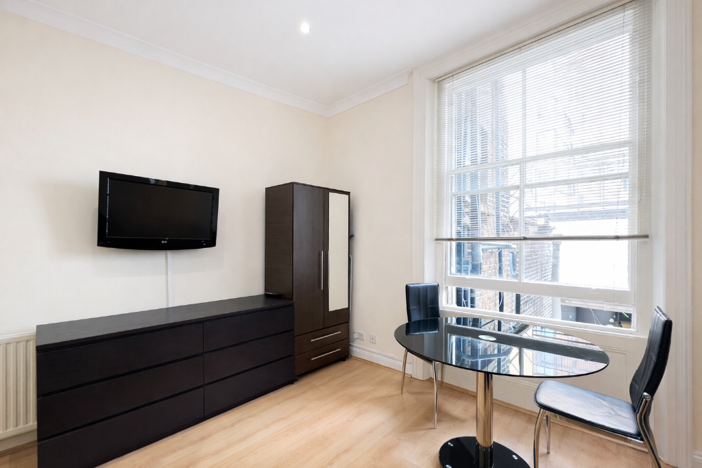 Studio flat for rent