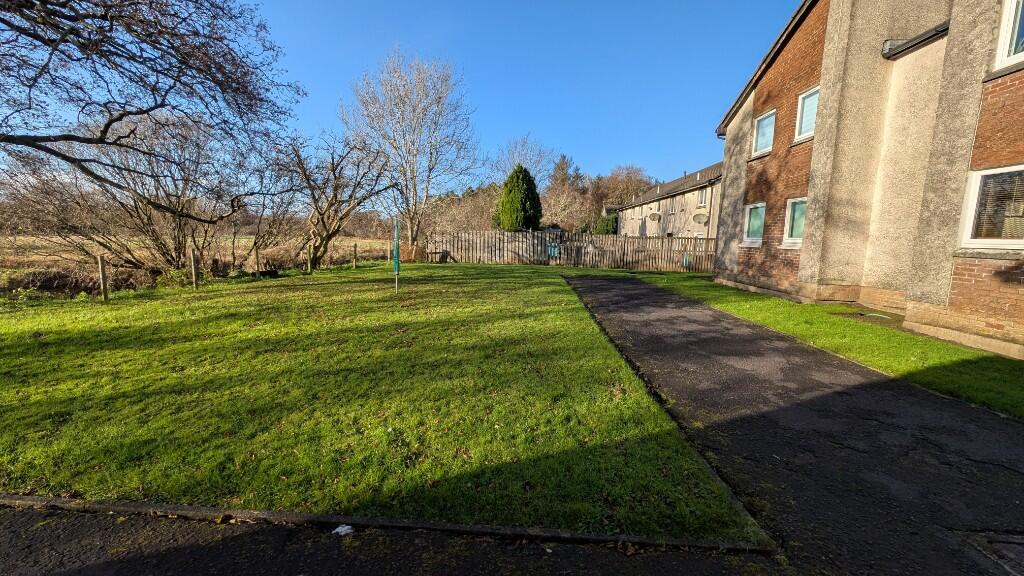 71a Barbeth Road, Cumbernauld, G67 photo 2