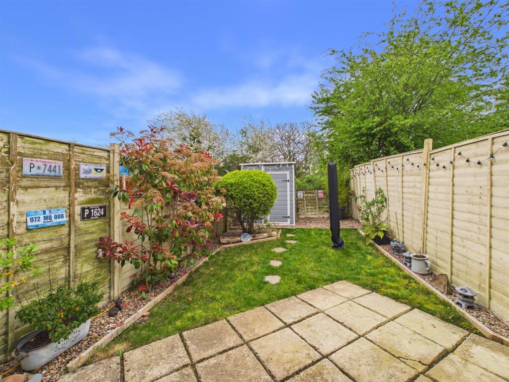 House in Stroud, Hardwicke Green, Hardwicke - View 4