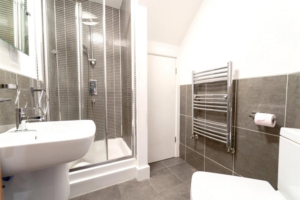 6 bedroom house for rent