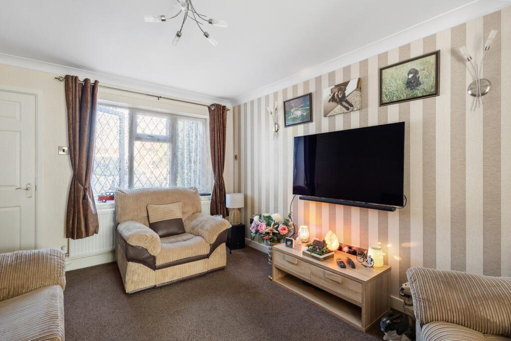 15 The Meer, Fleckney, Leicester photo 2