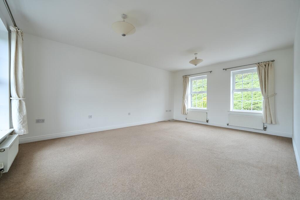 Sparnock Grove, Truro, TR1 photo 3