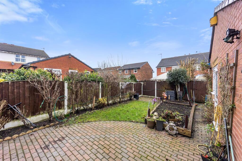 Canterbury Close, Prescot photo 4