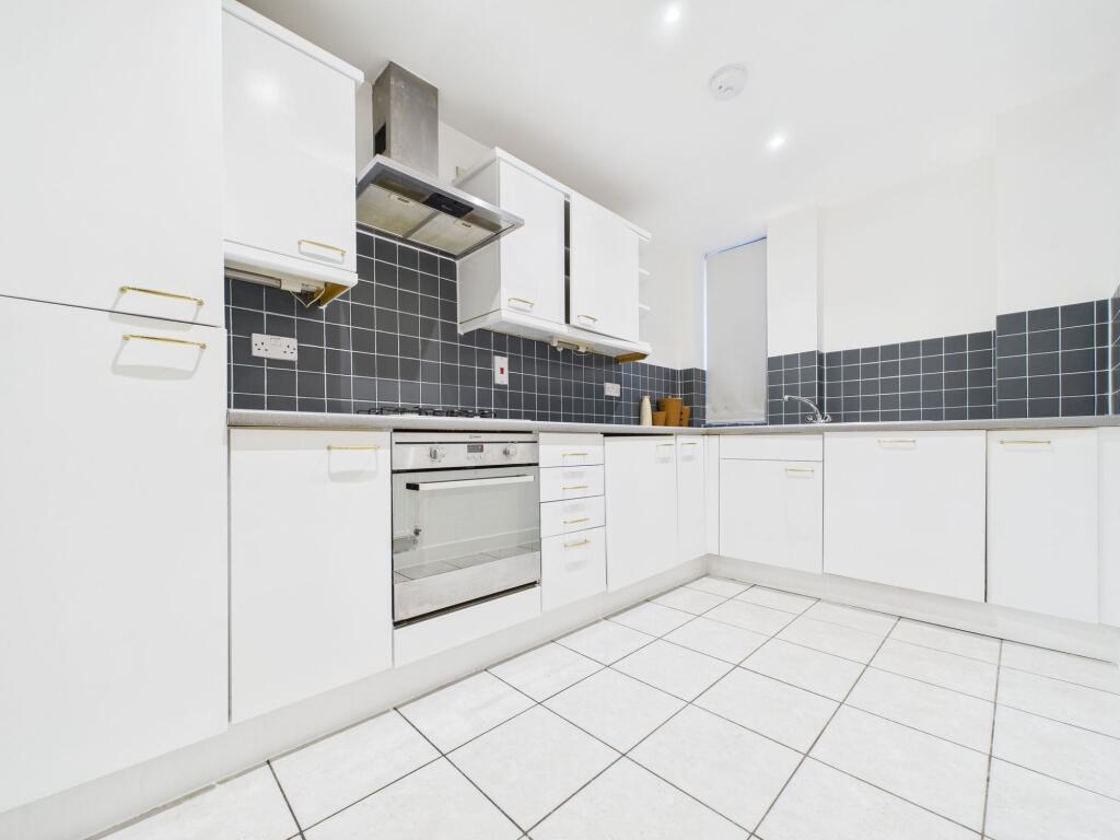 Apartment in London - View 4