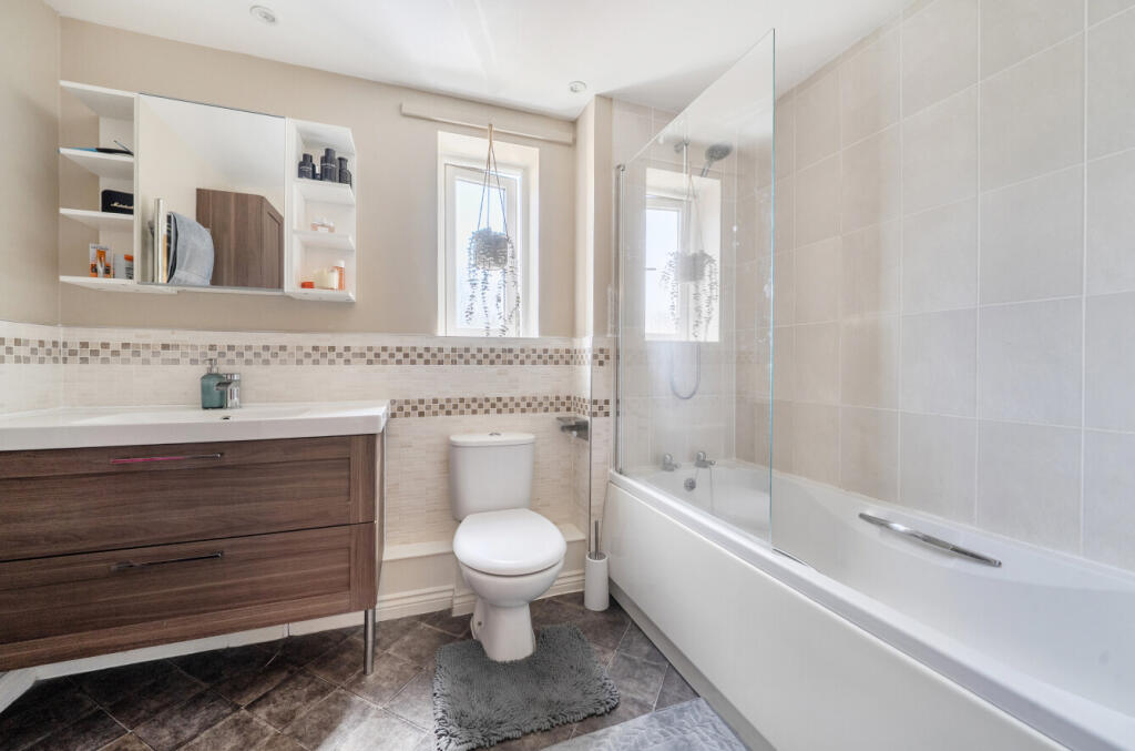 36 Jaguar Lane, Bracknell - More