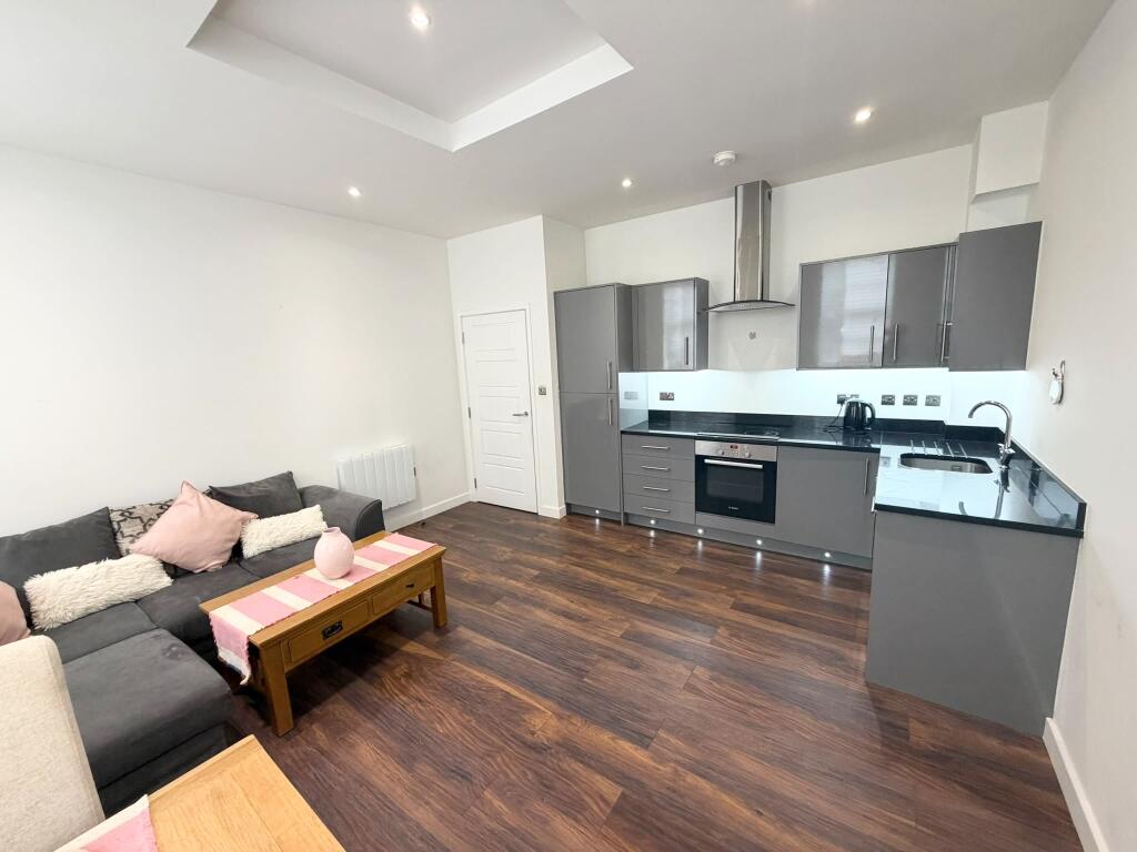 Main image of property: Hounds Gate, Nottingham, NG1