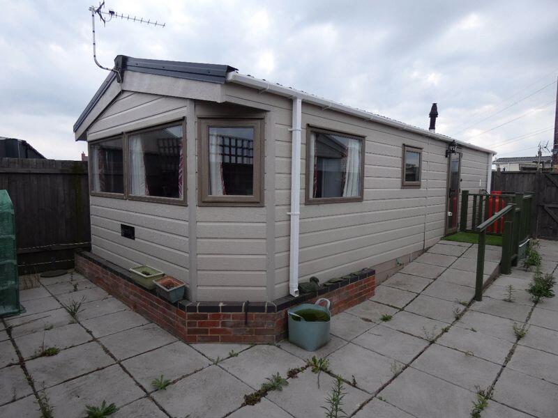 2-bed caravan on Tewkesbury Road, Norton, Gloucester, £55,000