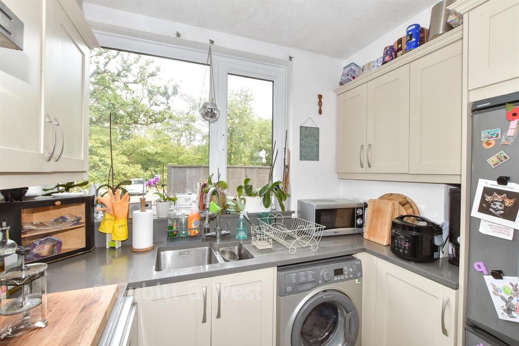 Apartment in Waverley, Cranleigh - View 4