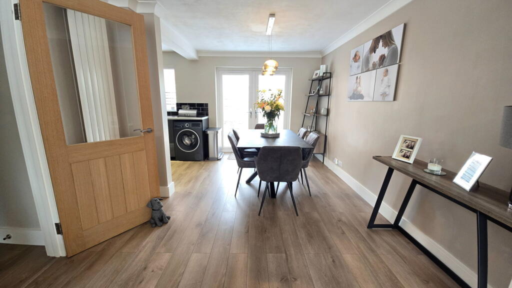 Kendal Close, Thatcham, RG18 3FT photo 4