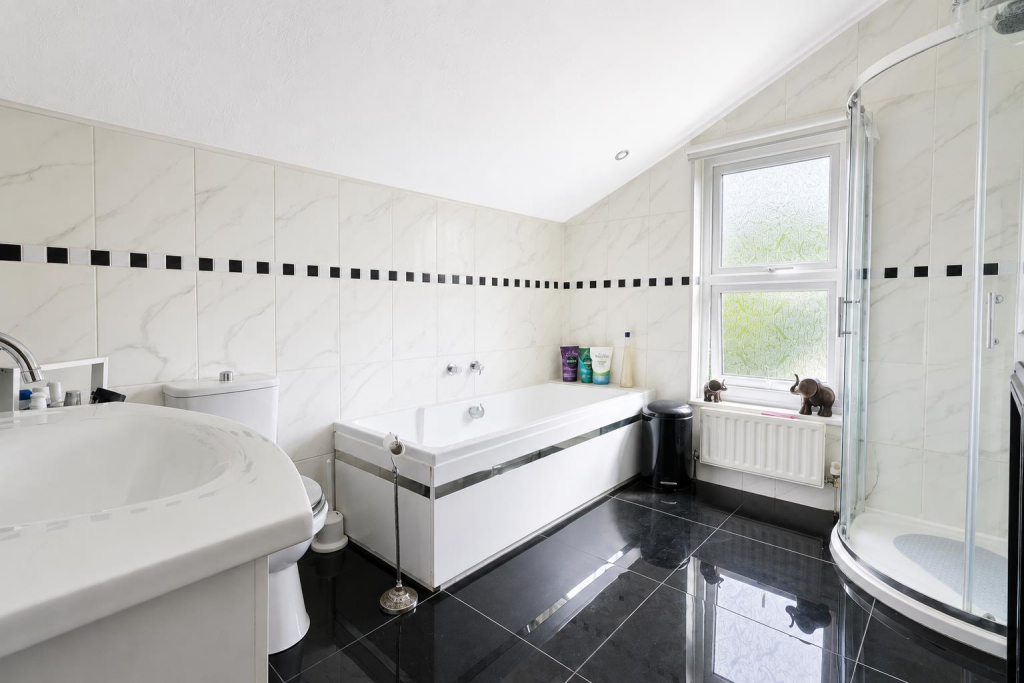 House in Gillingham, Medway - More