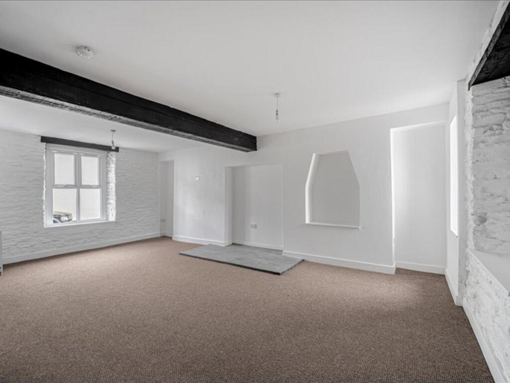 House in Newport, Five Lanes, Graig - View 2