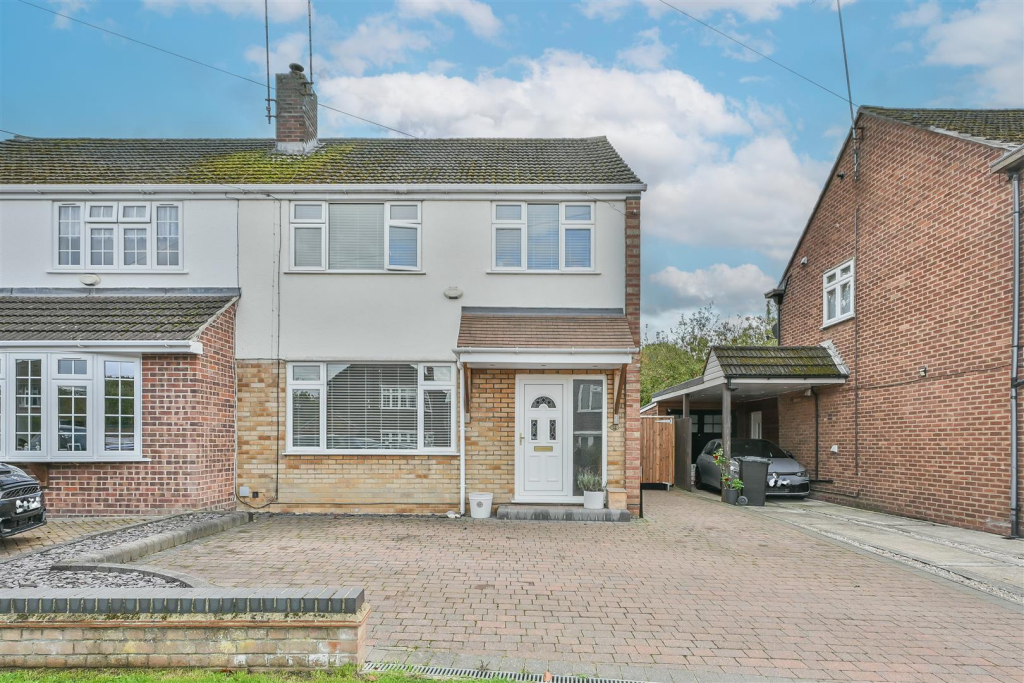 3-bed semi-detached on Woodland Avenue, Hutton, Brentwood, £625,000