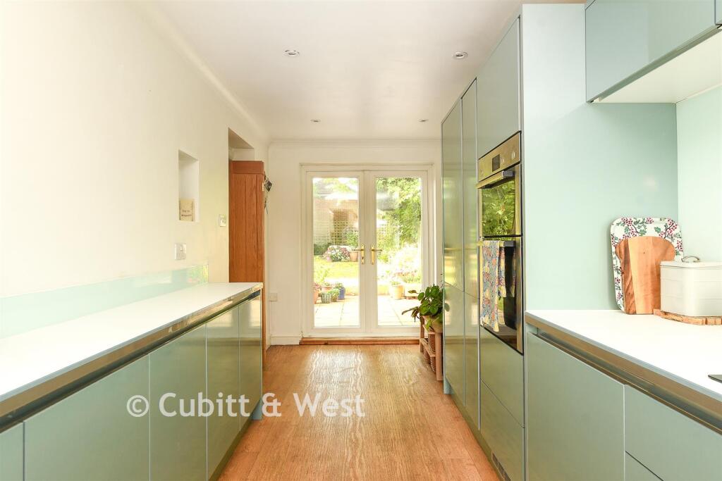 House in Redhill - View 4
