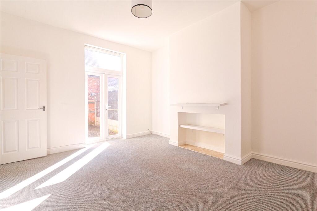 House in Tameside, Greater Manchester - View 4