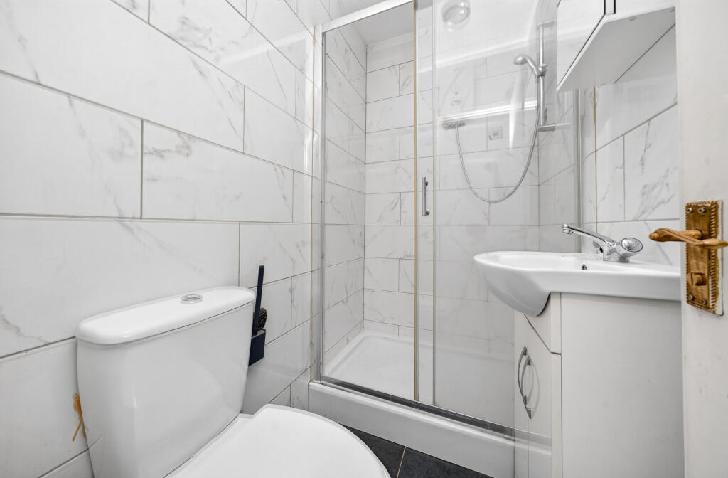 Studio flat for sale