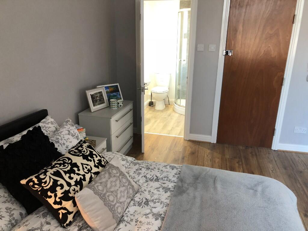 1 bedroom house share for rent