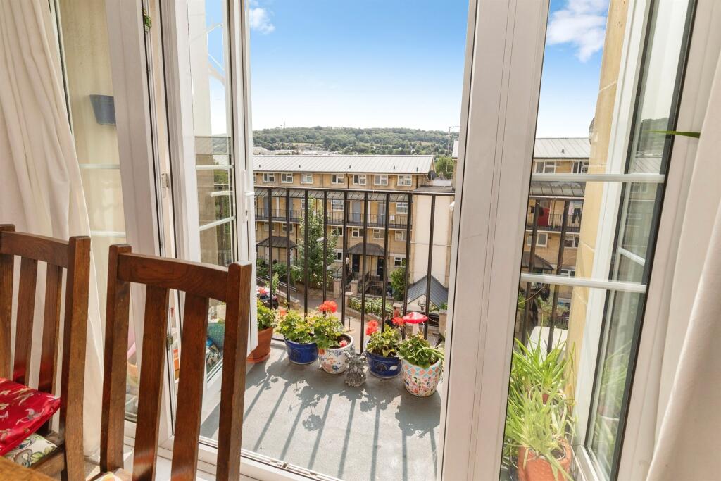 Apartment in Bath - View 2