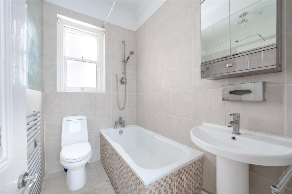 Apartment in London - More