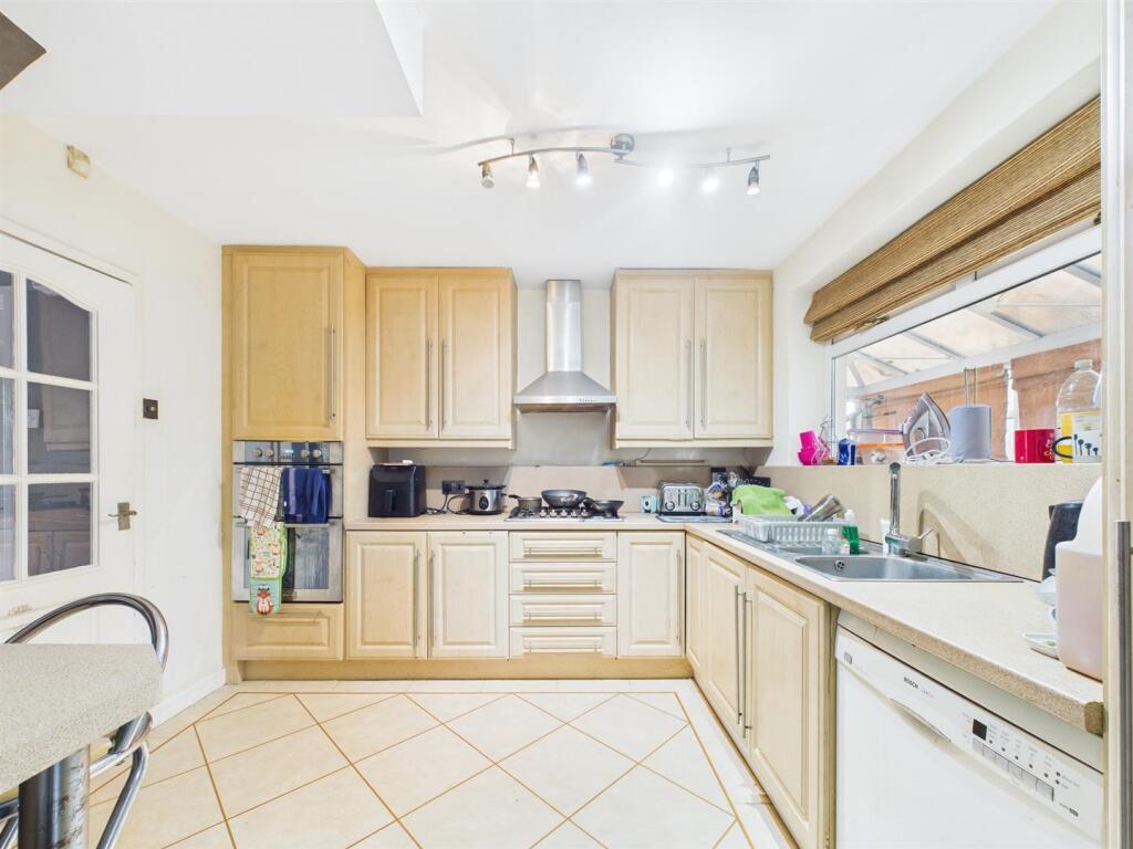 Barton Close, Tynemouth photo 3