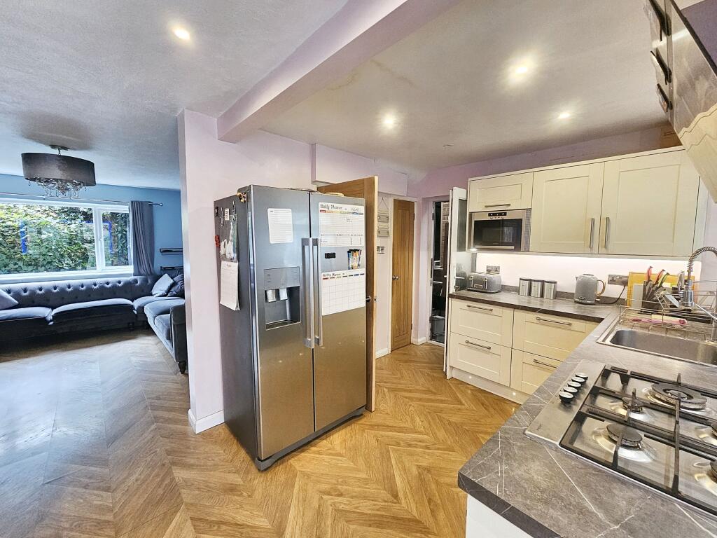 House in East Grinstead, Ashurst Wood - More