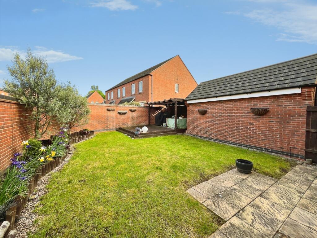 House in Blaby, Glenfields - More