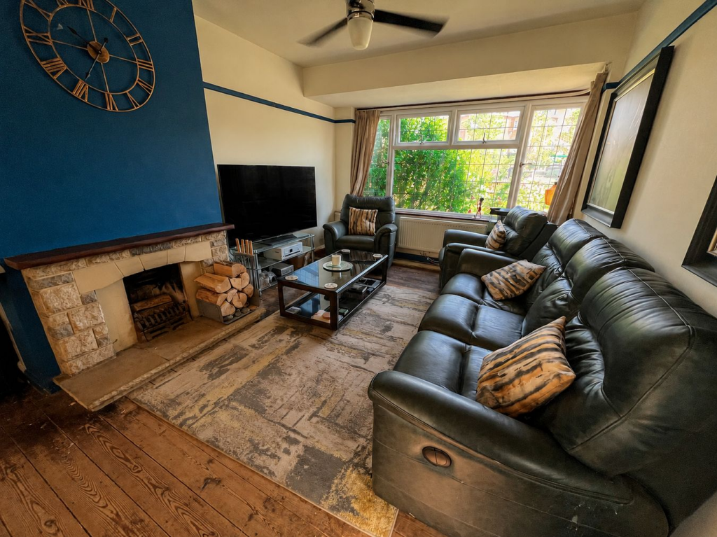 Dunstable Road, West Molesey, KT8 photo 2