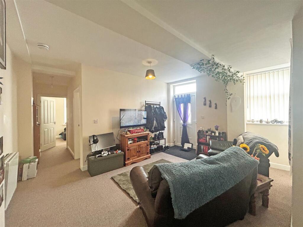 Apartment in Crewe, Coppenhall - View 4