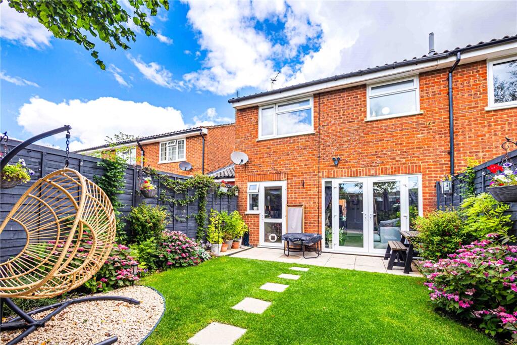 Main image of property: Berkeley Square, Woodhall Farm, Hemel Hempstead, Hertfordshire, HP2