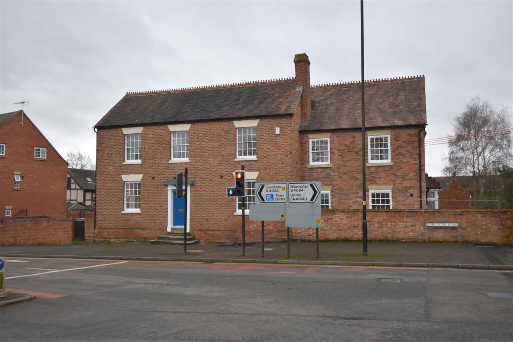 Main image of property: Worcester Road, Pershore