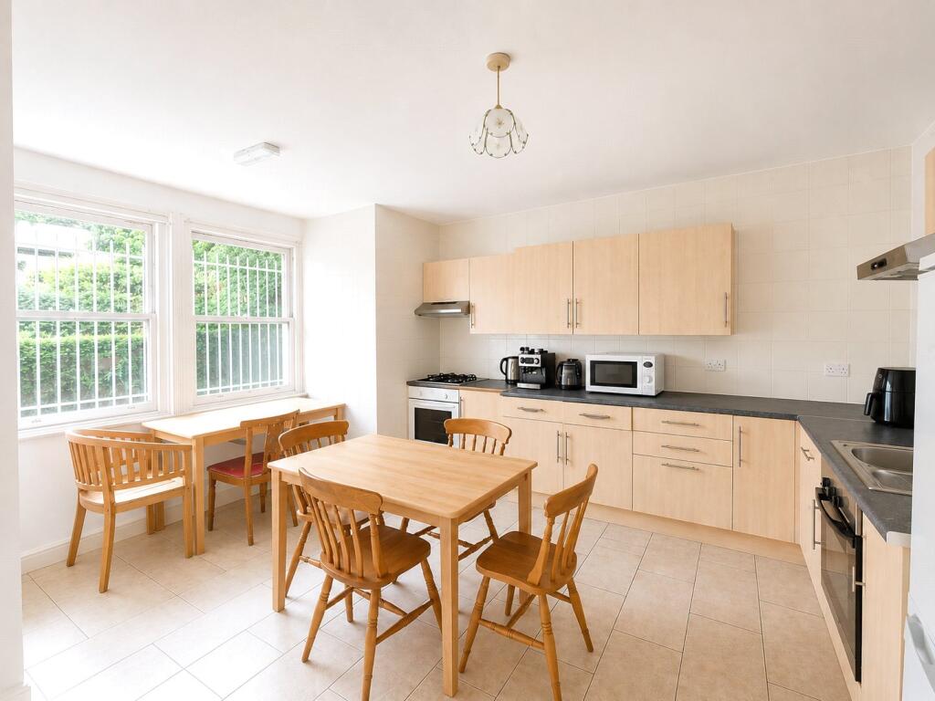 House in London, Tufnell Park - View 4