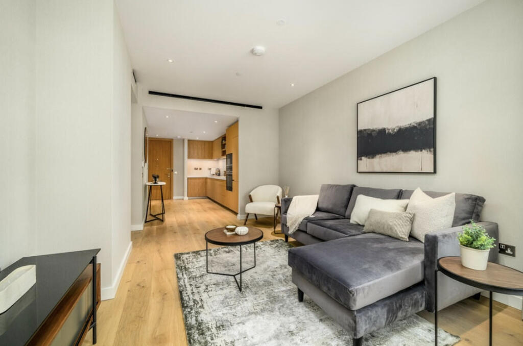 Wilshire House, 2 Prospect Way, London, London, SW11 photo 2