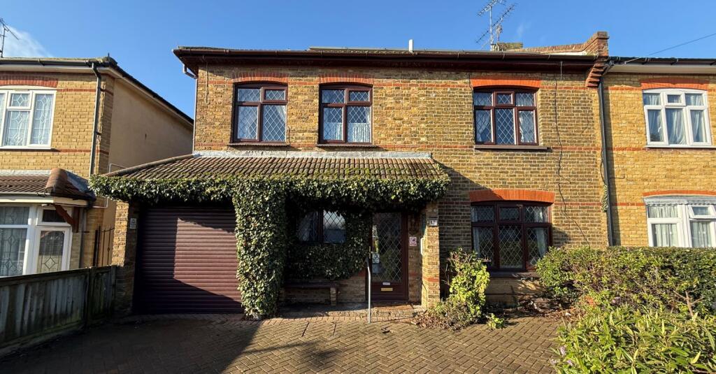 Main image of property: 17 Wakering Road, Shoeburyness, Essex, SS3 9SY
