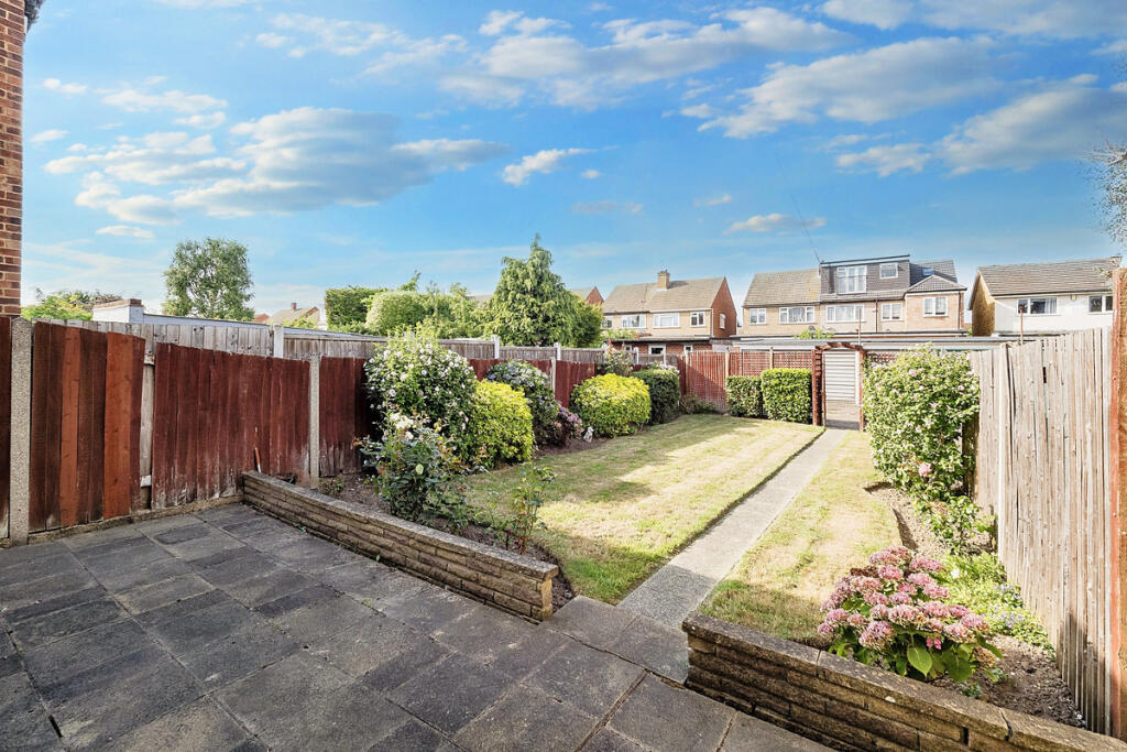 House in London, Collier Row - View 2
