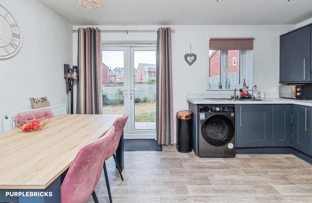 House in Telford, Waters Upton - View 4
