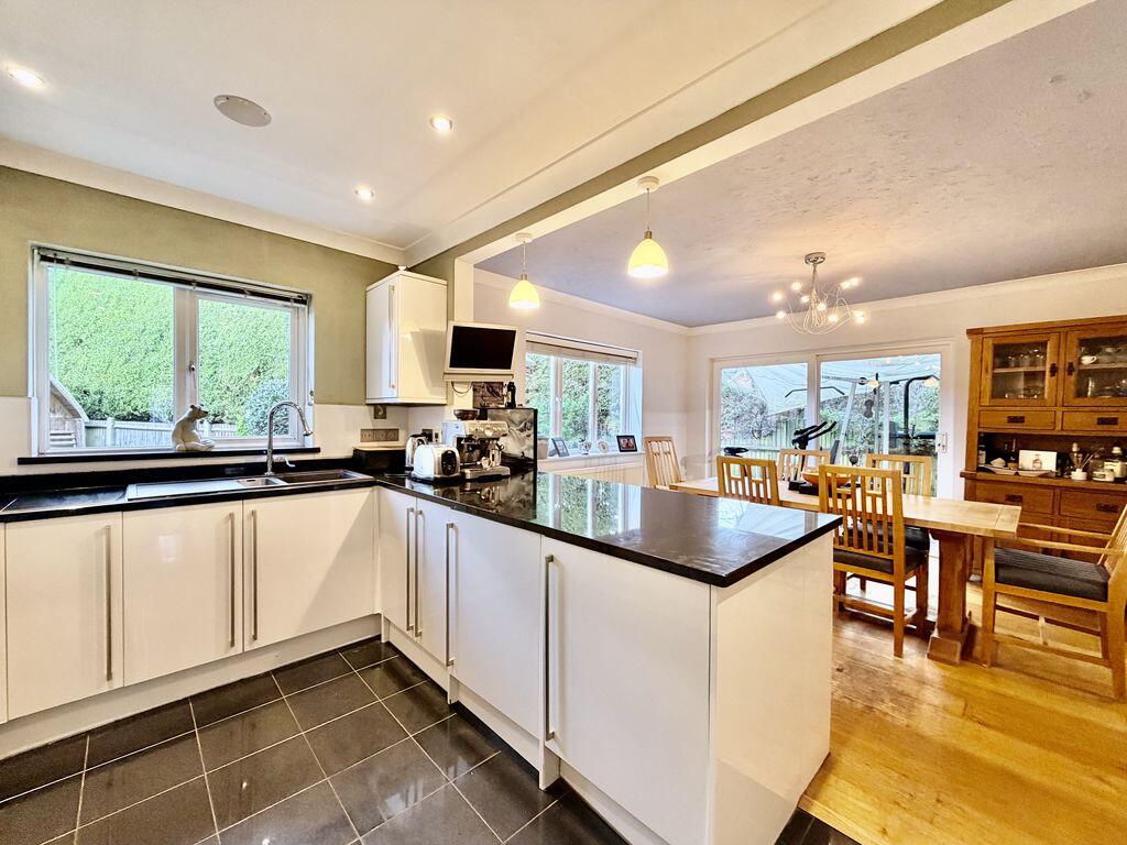 House in Flackwell Heath - 5 Bedroom Detached, Chepping Wycombe - View 4