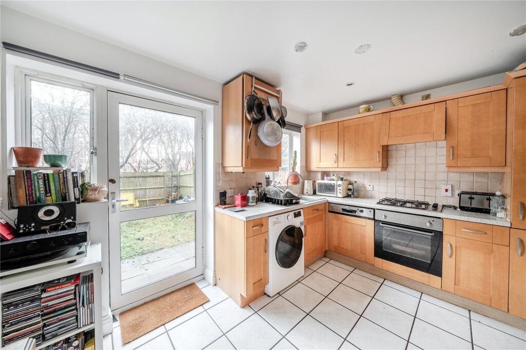 Freeman Court, 22 Tollington Way, London, N7 photo 2