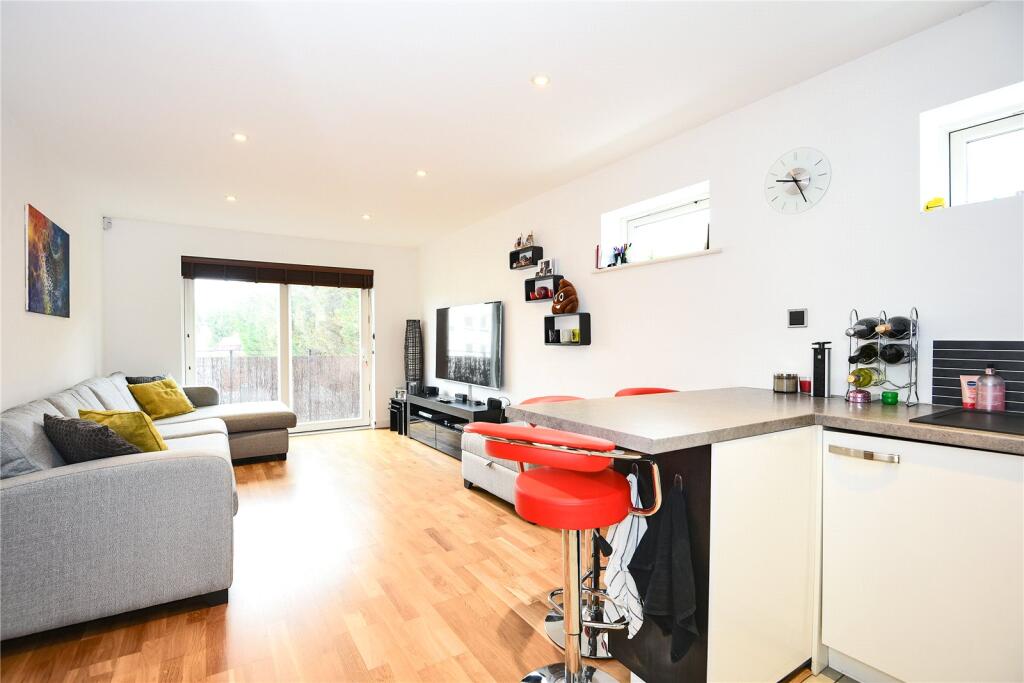 Apartment in Watford - View 4
