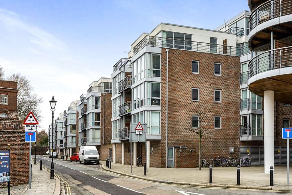 Main image of property: Admiralty Road, Portsmouth, Hampshire, PO1