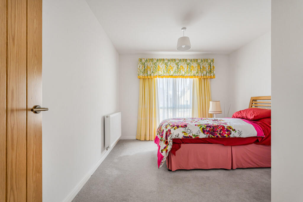 House in Gloucester - View 5