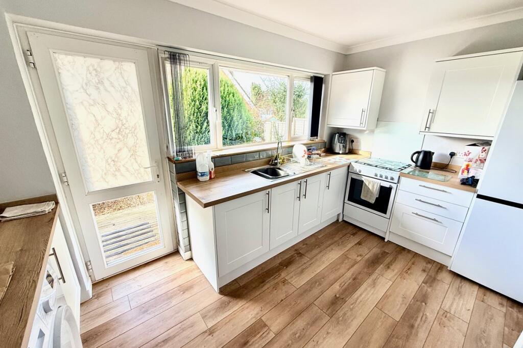 Humber Close, Durrington, Worthing, West Sussex, BN13 3NW photo 5