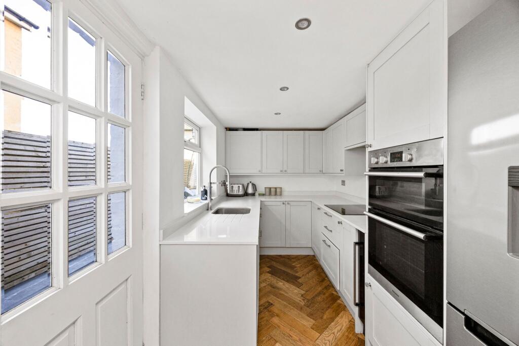 House in Tunbridge Wells, Royal Wells Park, St James - View 5