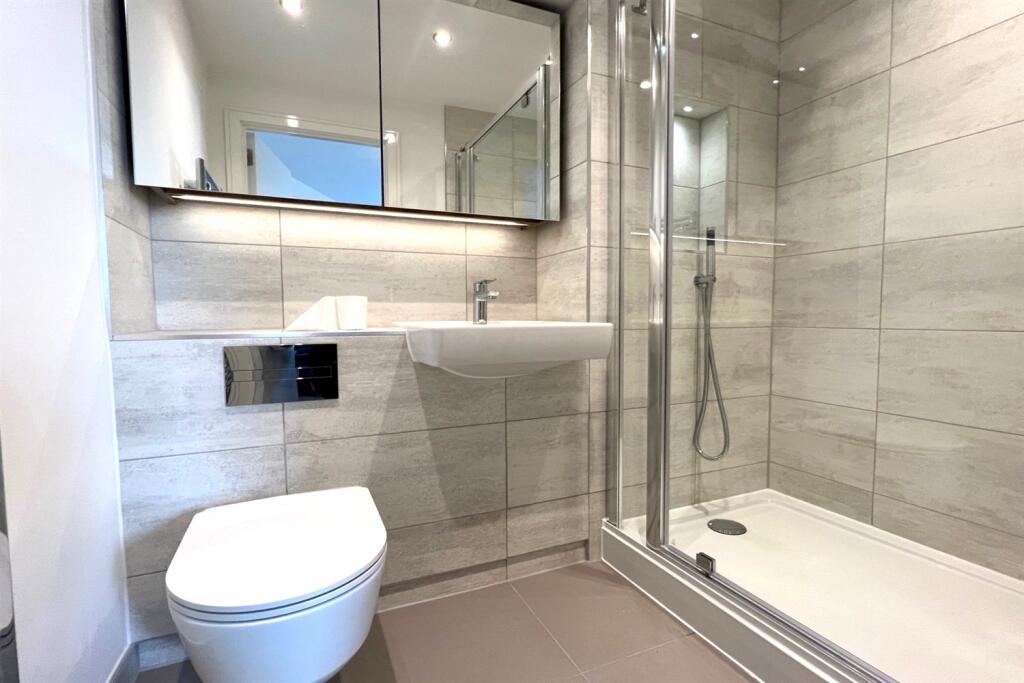 Apartment in London - More