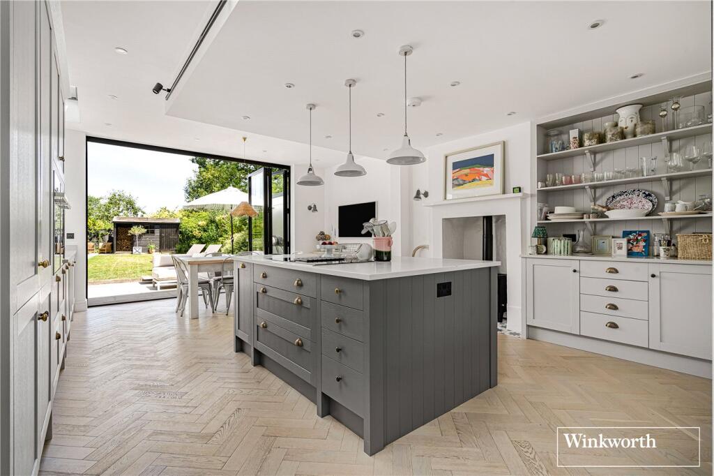 Church Road, Bagshot, Surrey, GU19 photo 2